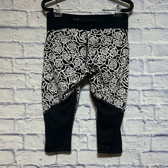 Lululemon Real Quick Crop *Full-On Luxtreme
Posey Black White / Black - Picture 5 of 14